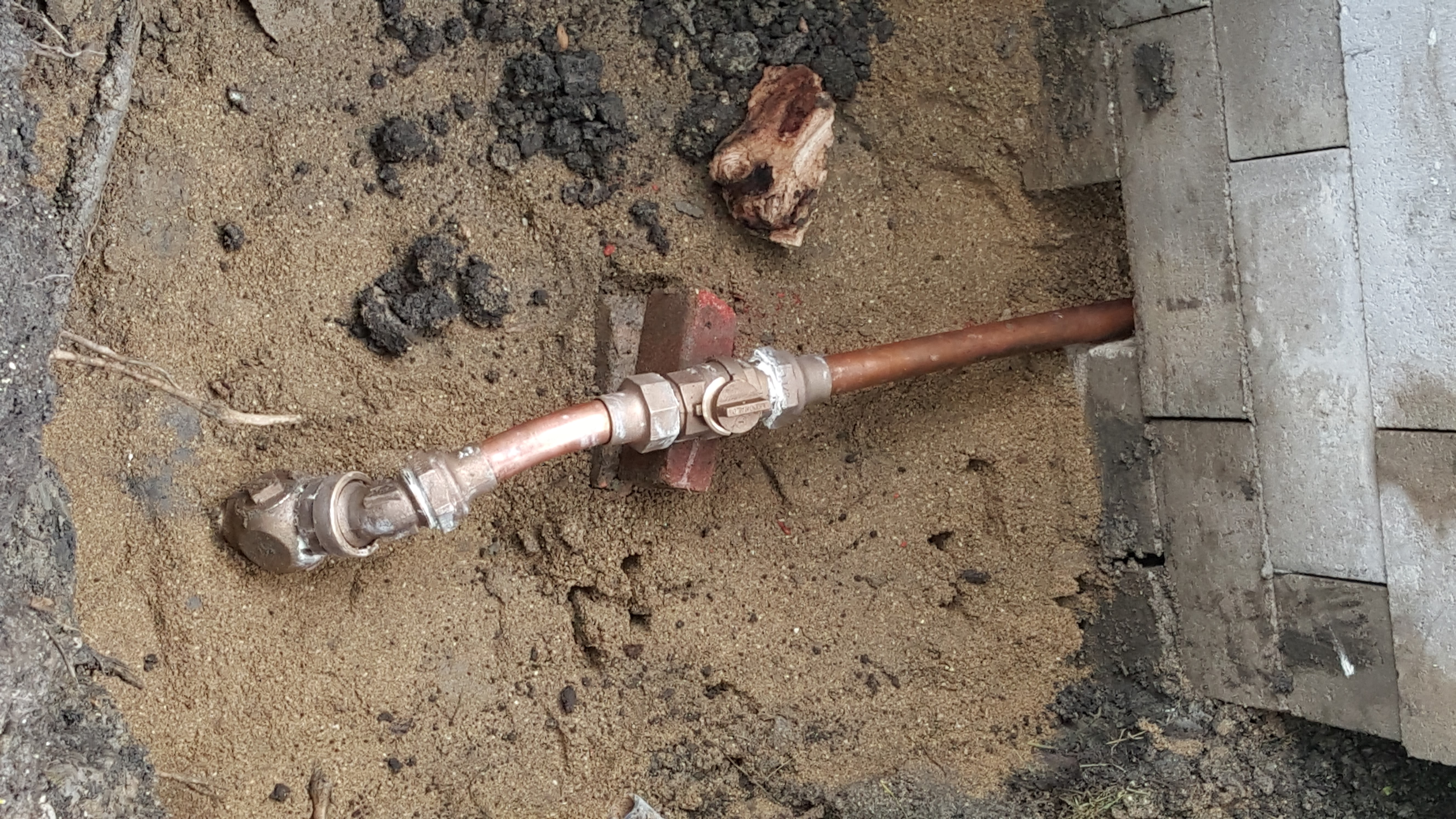 water heater overflow pipe installation
